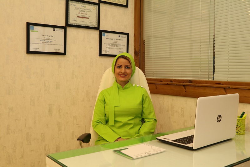 در باره دکتر زهرا ظهری متخصص جراحی لثه و ایمپلنت و لیزر در دندانپزشکی 